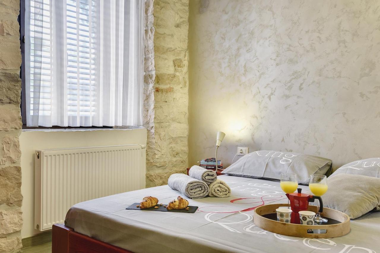 Mimoza Old Town Pula Apartments Екстер'єр фото