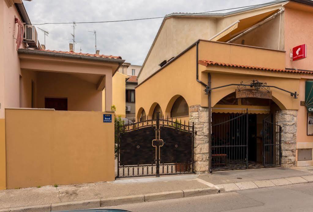 Mimoza Old Town Pula Apartments Екстер'єр фото