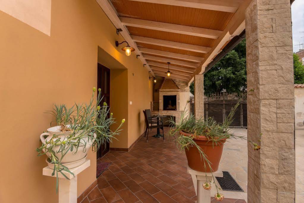 Mimoza Old Town Pula Apartments Екстер'єр фото
